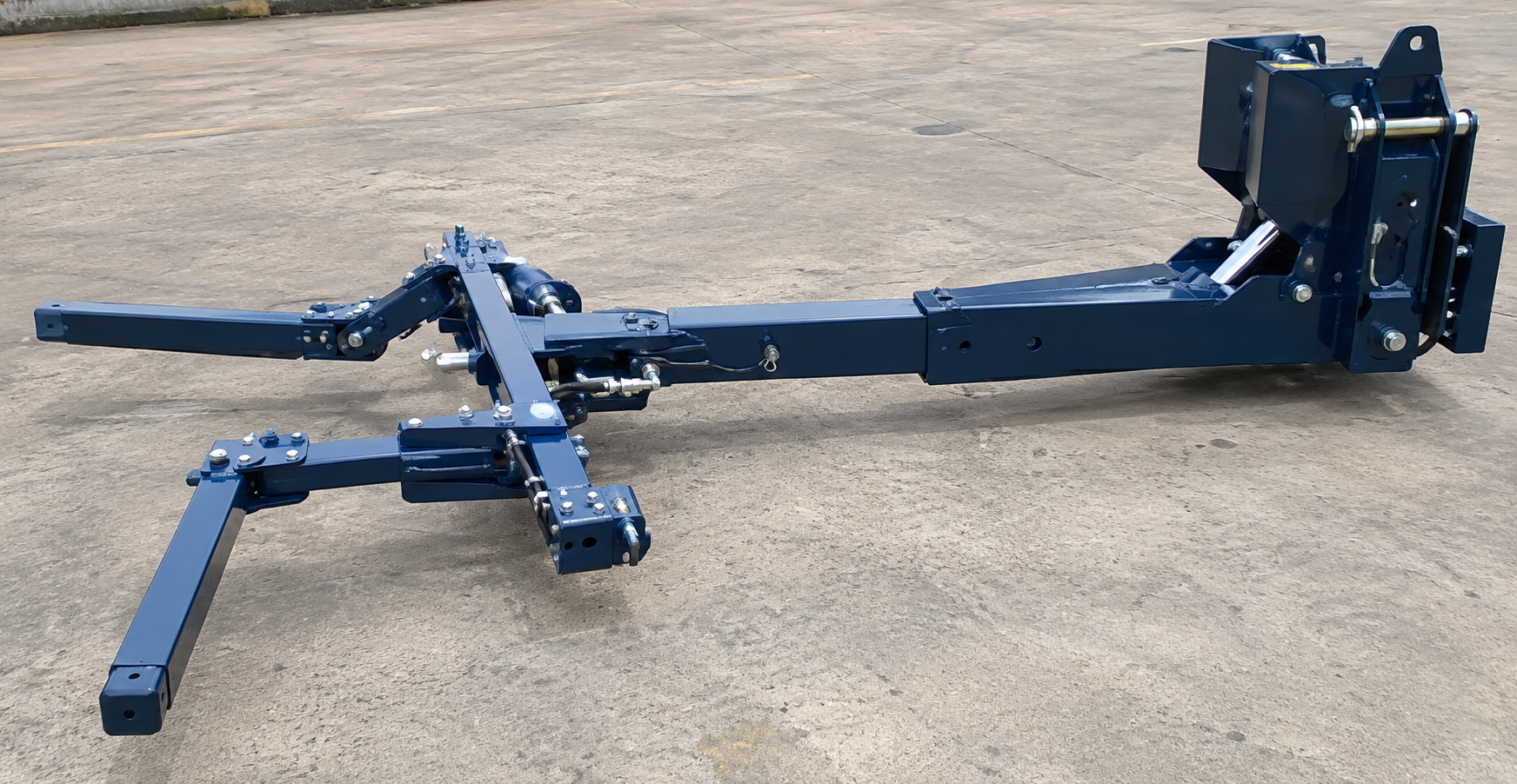 Recovery Wrecker, Retractable Rear Tow Arm 
and Automatic Tyre Holding